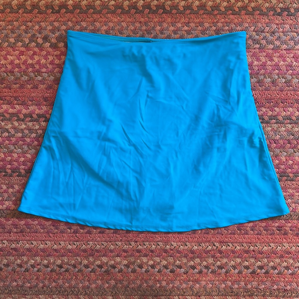 KORTNI JEANE BLUE SOLID BASIC HIGH RISE SWIM SKIRT SKORT